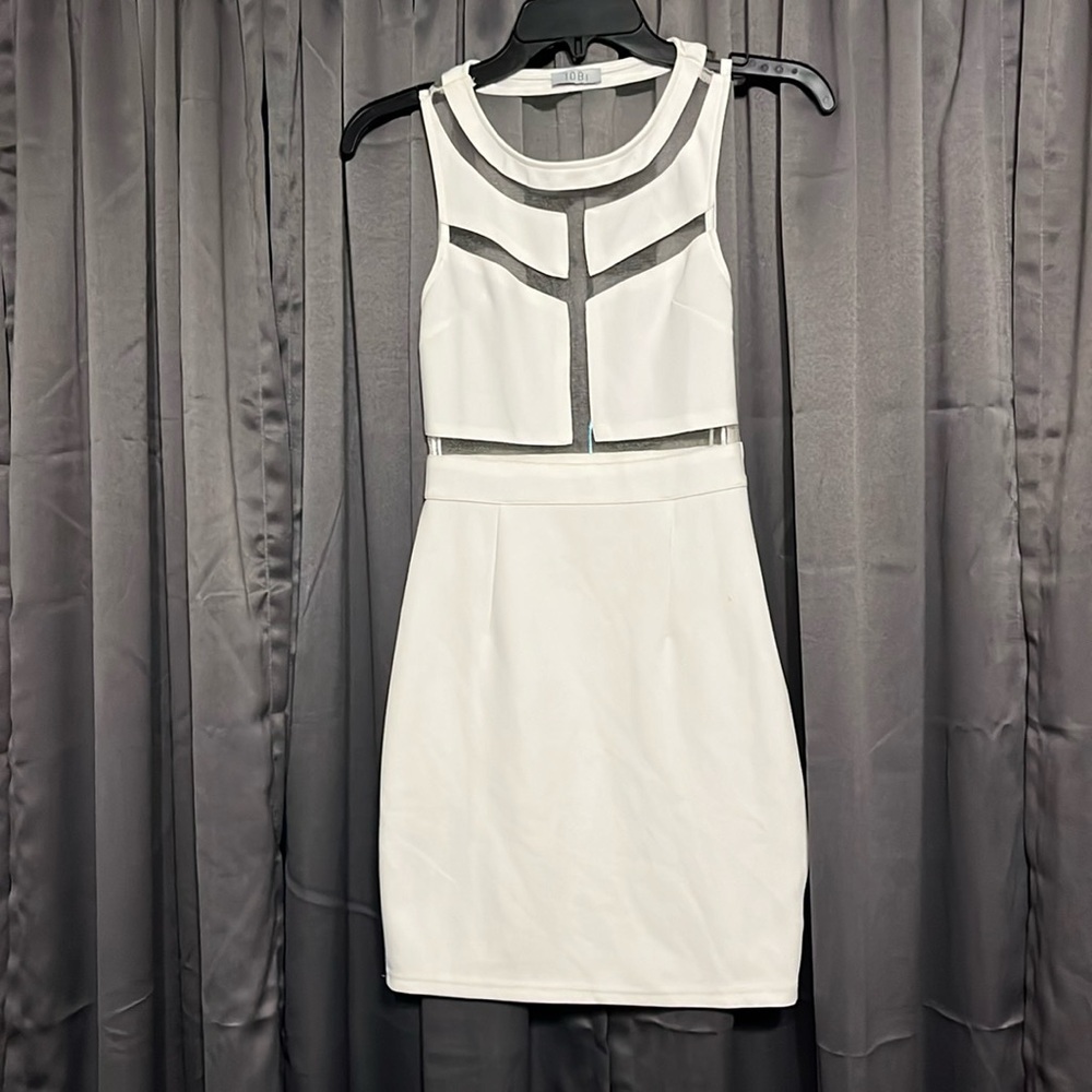 Short white dress
